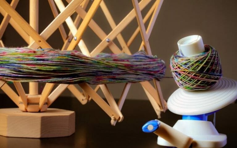 journey-of-a-quilter-yarn-swift